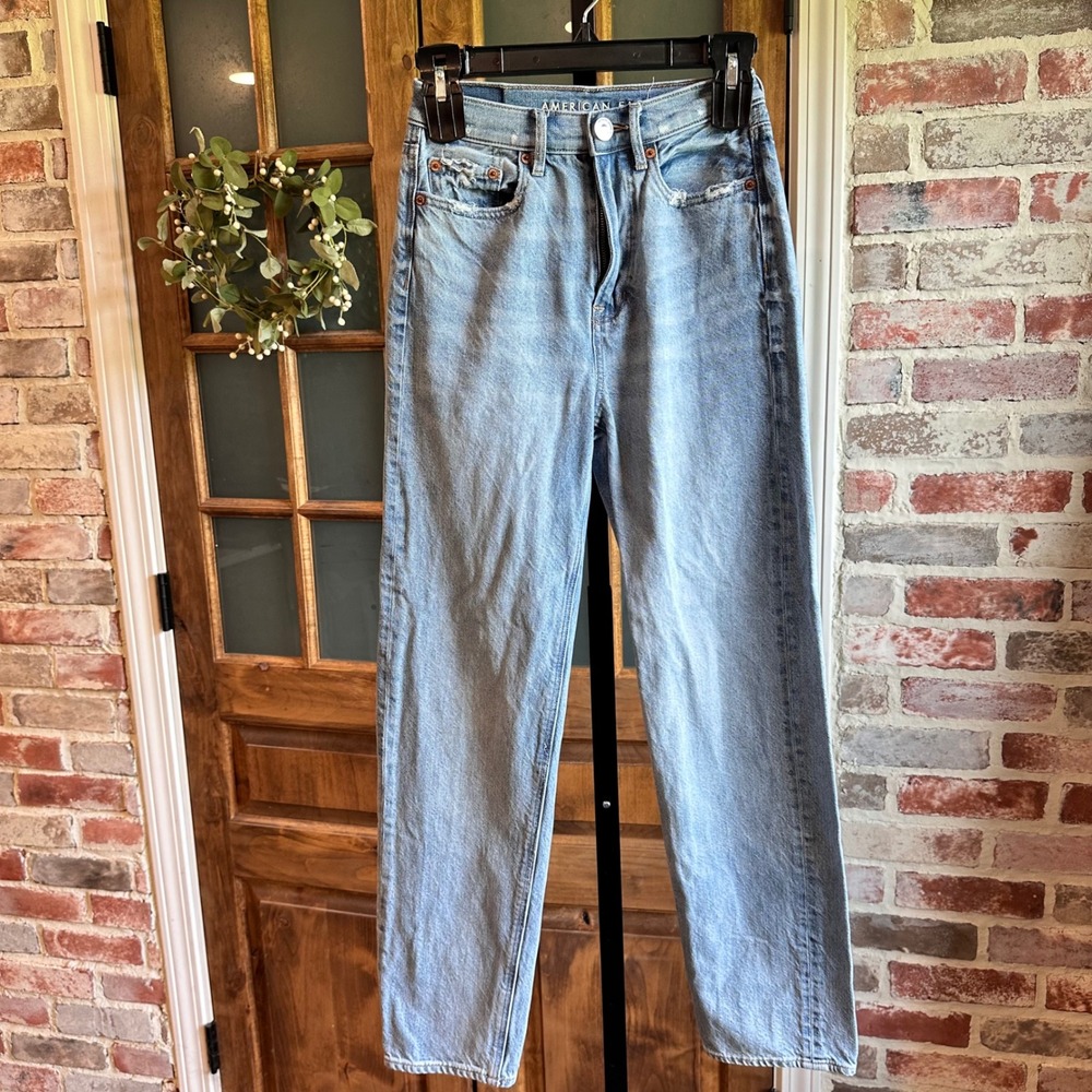 American Eagle Baggy Jean Women Light Wash Distressed High Rise Denim 000 Short